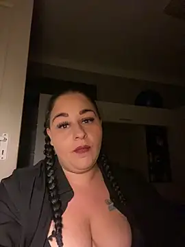 Snapshot of Szandra26 chatting on June 3, 9:31 pm Szandra26 online show from June 3, 9:31 pm