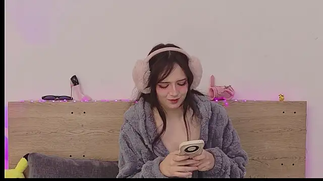 Sweet Alice S online show from April 29, 9:46 am