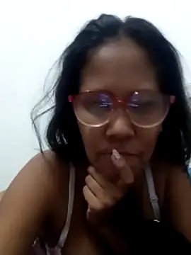 Karen La Flaca online show from April 2, 7:44 pm