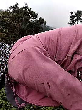 Snapshot of Hoabattu-66 chatting on March 27, 2:06 am Hoabattu-66 online show from March 27, 2:06 am