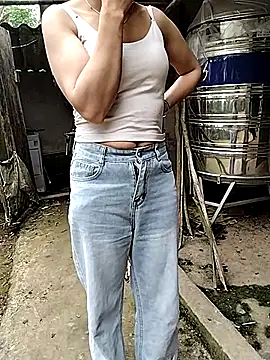 Snapshot of Hoabattu-66 chatting on March 28, 2:44 am Hoabattu-66 online show from March 28, 2:44 am