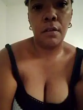 Snapshot of spider37 chatting on April 16, 6:09 pm spider37 online show from April 16, 6:09 pm