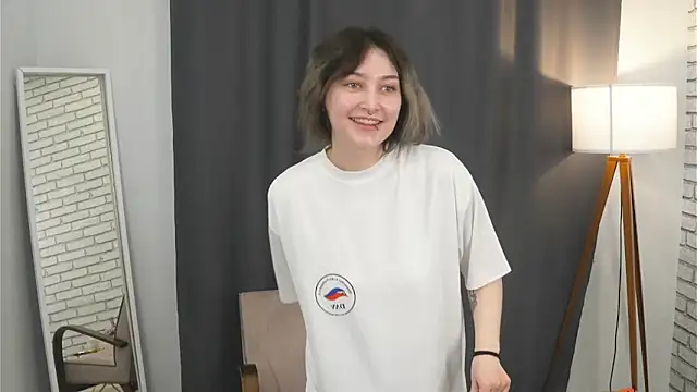 Snapshot of WavaMaddison chatting on March 26, 3:34 am WavaMaddison online show from March 26, 3:34 am