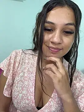 Snapshot of Colochitapupy chatting on April 23, 3:52 am Colochitapupy online show from April 23, 3:52 am