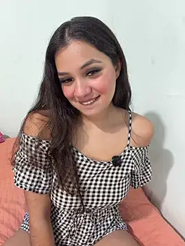 Snapshot of Colochitapupy chatting on April 25, 2:14 am Colochitapupy online show from April 25, 2:14 am