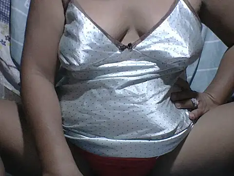 Snapshot of PinayCherry chatting on April 5, 2:03 pm PinayCherry online show from April 5, 2:03 pm