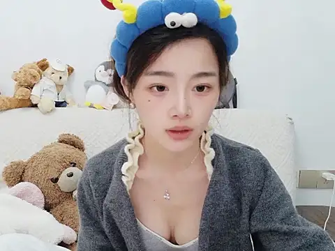 cc-8 online show from March 29, 1:44 pm