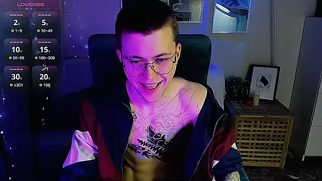 Snapshot of Thomas_Norton chatting on April 29, 8:59 pm Thomas Norton online show from April 29, 8:59 pm