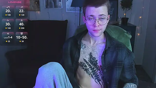 Snapshot of Thomas_Norton chatting on May 5, 8:39 pm Thomas Norton online show from May 5, 8:39 pm