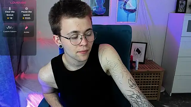 Snapshot of Thomas_Norton chatting on May 20, 8:48 pm Thomas Norton online show from May 20, 8:48 pm