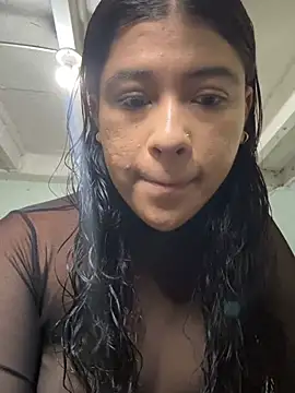 Snapshot of IvyRousex chatting on April 6, 9:27 pm IvyRousex online show from April 6, 9:27 pm