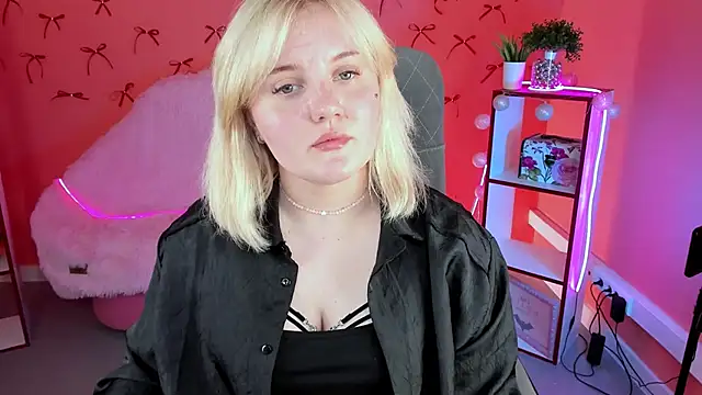 KathyBriggs online show from March 26, 9:37 am