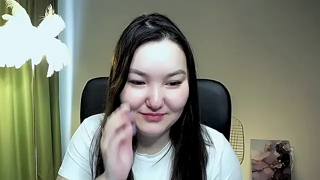 Snapshot of CamilaMartiez chatting on May 1, 9:36 am CamilaMartiez online show from May 1, 9:36 am