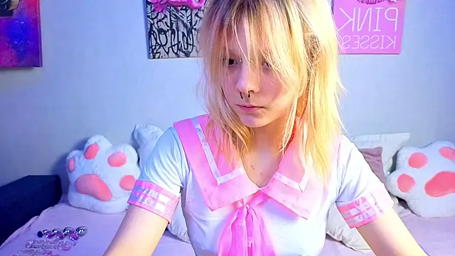 PerryKitty online show from June 11, 3:21 pm