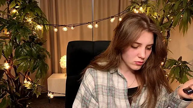 Snapshot of RuttaMyers chatting on March 30, 10:49 am RuttaMyers online show from March 30, 10:49 am