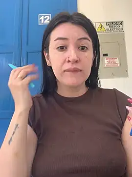 Snapshot of AvaVictori chatting on May 1, 4:33 pm AvaVictori online show from May 1, 4:33 pm