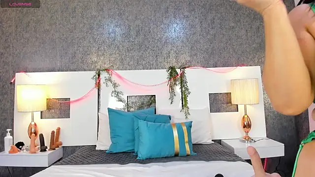anna  lu online show from May 4, 3:52 pm