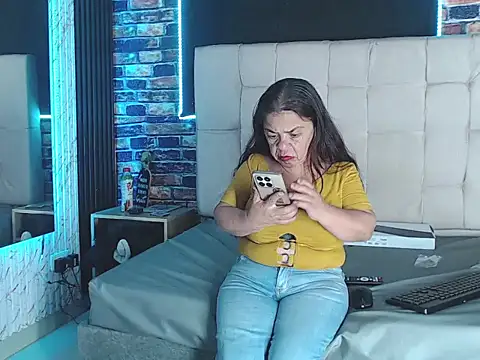 mialuna303av online show from March 27, 1:33 am