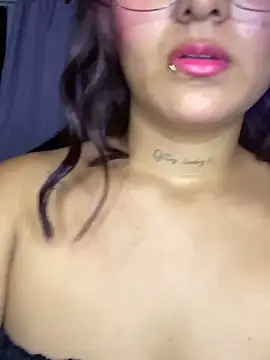 bellakaterin online show from April 25, 2:14 am