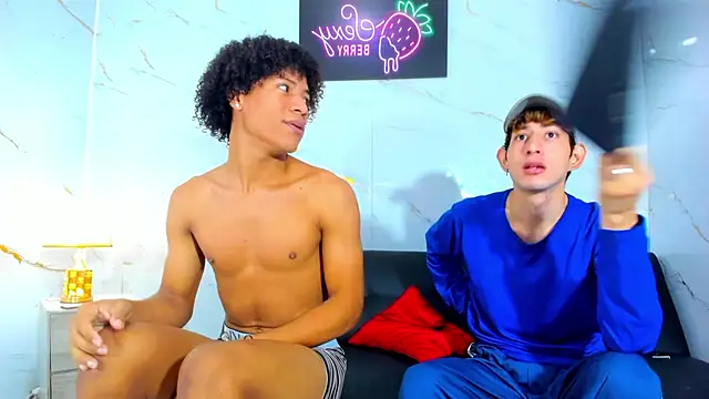 Snapshot of Room_hot_1 chatting on March 26, 1:06 pm Room hot 1 online show from March 26, 1:06 pm