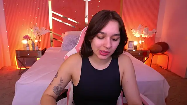 Snapshot of FlirtyMusa chatting on April 26, 12:36 pm FlirtyMusa online show from April 26, 12:36 pm