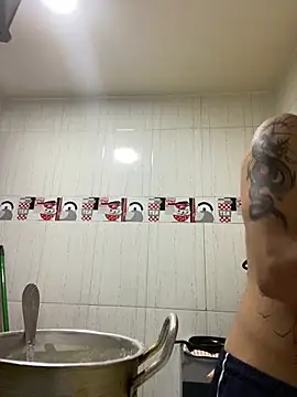 Snapshot of pol_mood chatting on April 22, 1:56 pm pol mood online show from April 22, 1:56 pm