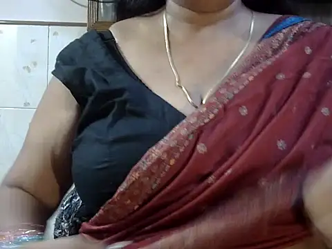 SweetRashii online show from July 16, 7:03 am