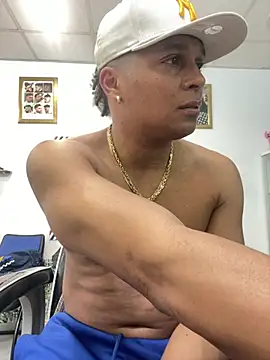 Snapshot of melreydelmambo chatting on March 26, 11:21 pm melreydelmambo online show from March 26, 11:21 pm