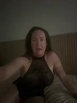 lounostrings online show from April 3, 9:29 am