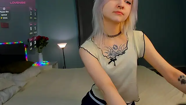 Snapshot of Mary_Wester chatting on April 17, 12:02 am Mary Wester online show from April 17, 12:02 am