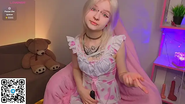 Snapshot of Mary_Wester chatting on April 21, 1:07 am Mary Wester online show from April 21, 1:07 am