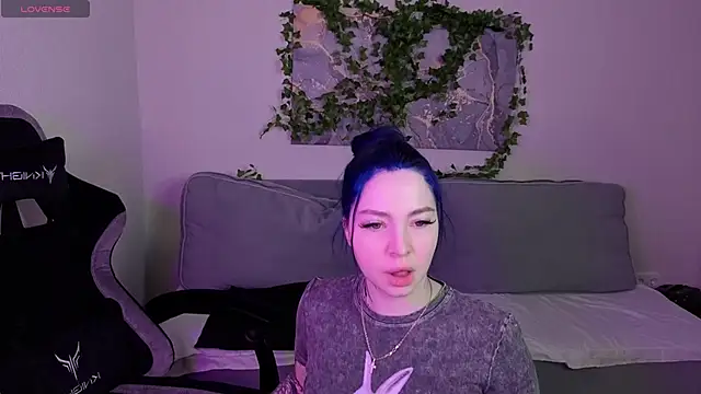 honey cherrry online show from June 2, 1:40 am