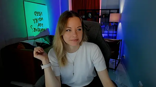 Snapshot of VireliaMoonfall chatting on July 16, 6:41 am VireliaMoonfall online show from July 16, 6:41 am