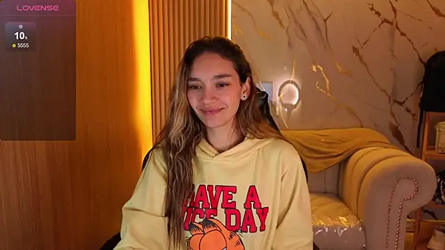 Snapshot of Paulin_roses_tf chatting on June 10, 1:32 pm Paulin roses tf online show from June 10, 1:32 pm