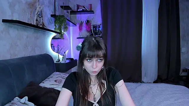 LaelIvie online show from May 2, 8:19 am