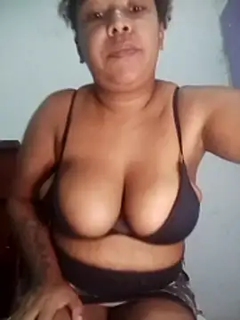 kimberlly25 online show from May 28, 12:46 pm