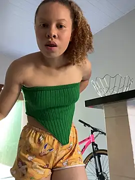 jhully hot online show from April 18, 1:15 pm