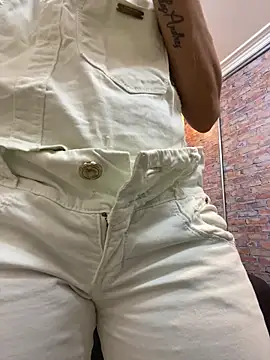 AlanaBrunetteX X online show from June 3, 11:32 pm