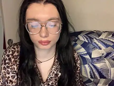 Snapshot of Baby-On-Fire chatting on April 5, 6:27 pm Baby-On-Fire online show from April 5, 6:27 pm