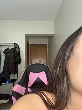 Carolzinhalux69 online show from July 7, 11:31 pm