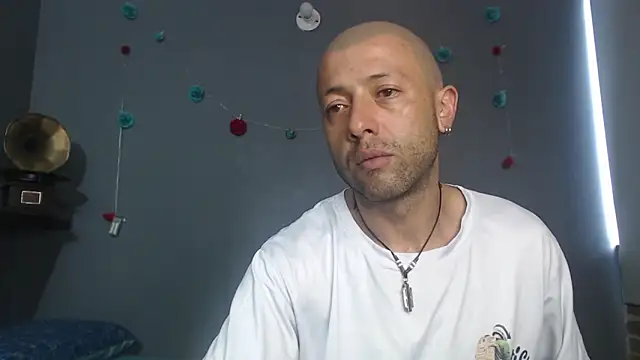 Snapshot of _bonnie_and_clyde chatting on June 29, 10:10 pm bonnie and clyde online show from June 29, 10:10 pm