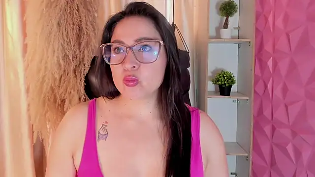 hannabackerr online show from April 22, 11:56 am