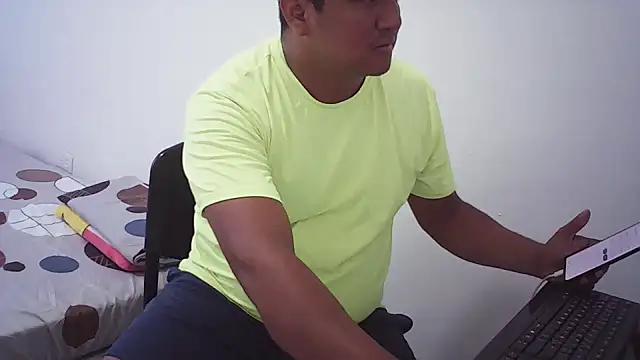 luis20212 online show from May 7, 8:58 pm