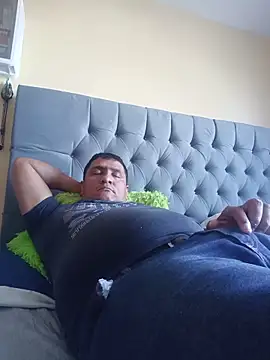 Snapshot of luis20212 chatting on June 1, 7:48 pm luis20212 online show from June 1, 7:48 pm
