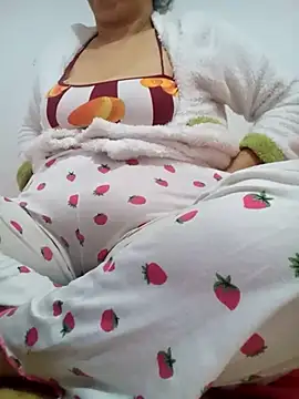 Snapshot of _KapiiTana_ chatting on April 12, 1:27 pm KapiiTana online show from April 12, 1:27 pm