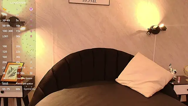 Snapshot of Ciielo_777 chatting on March 30, 8:32 pm Ciielo 777 online show from March 30, 8:32 pm