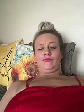 GG-Beautiful-Nightmare online show from April 22, 6:20 pm