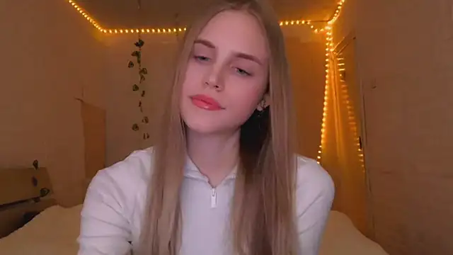 Snapshot of EveCoutch chatting on March 27, 4:29 pm EveCoutch online show from March 27, 4:29 pm