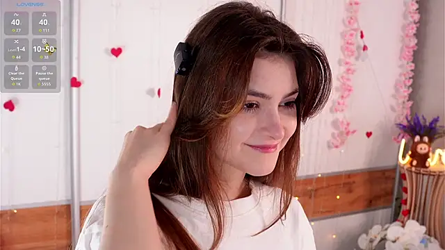 CherlyGuss online show from June 22, 3:19 am