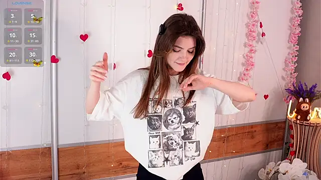 CherlyGuss online show from June 22, 3:25 am